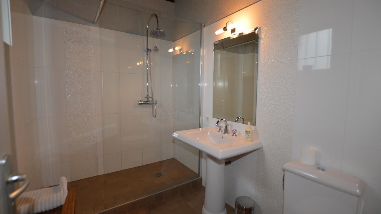 Photo of Bathroom in La Chapelle-Thouarault