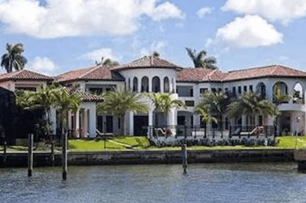Photo of Outdoor in Northeast Miami
