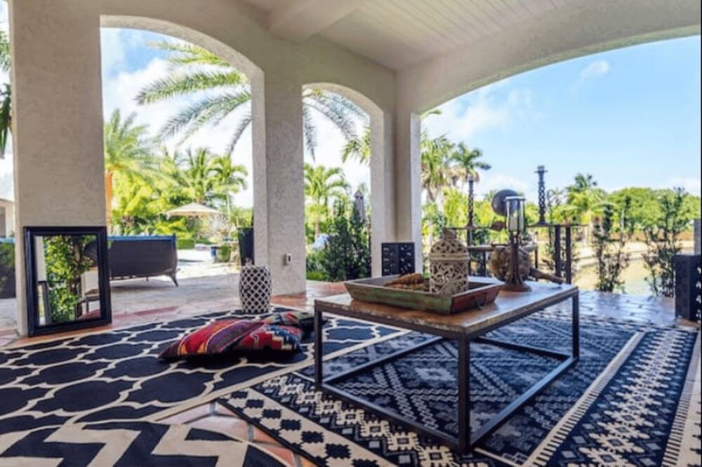 Photo of Outdoor in Northeast Miami