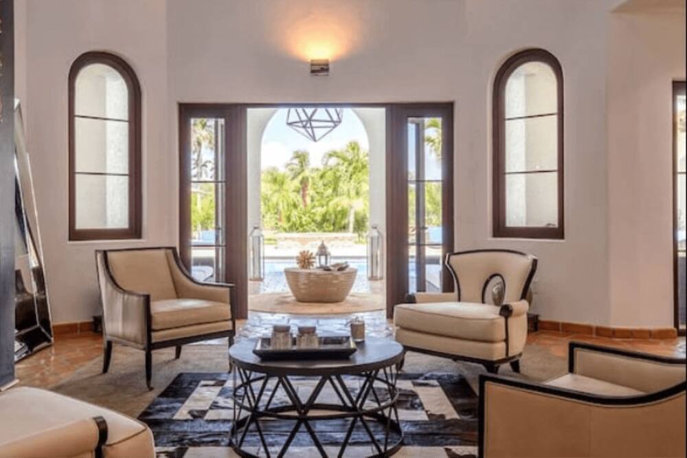 Photo of Livingroom in Northeast Miami