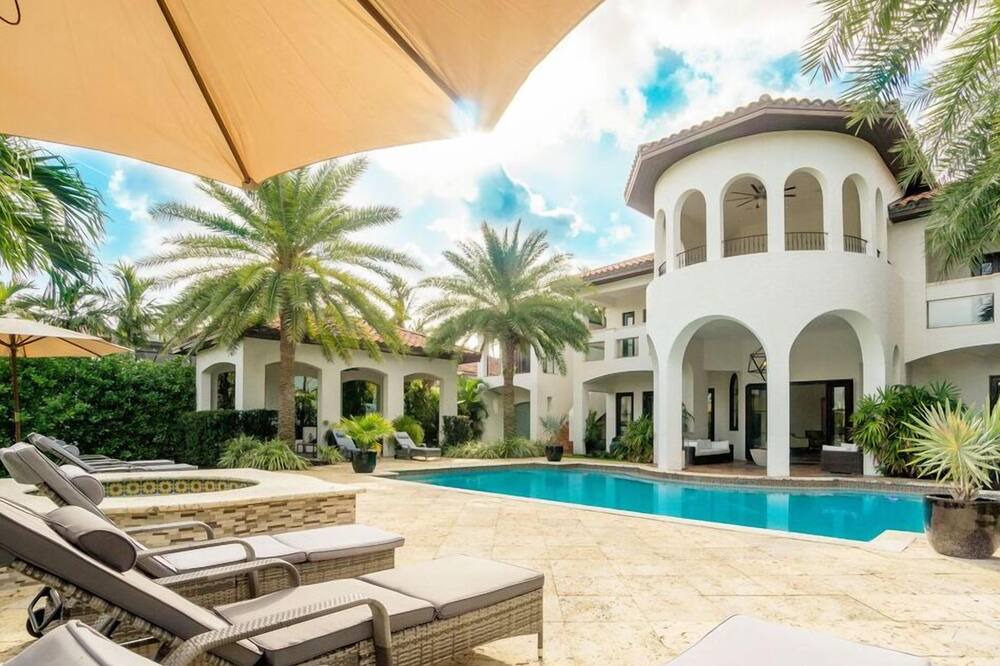 Photo of Outdoor in Northeast Miami