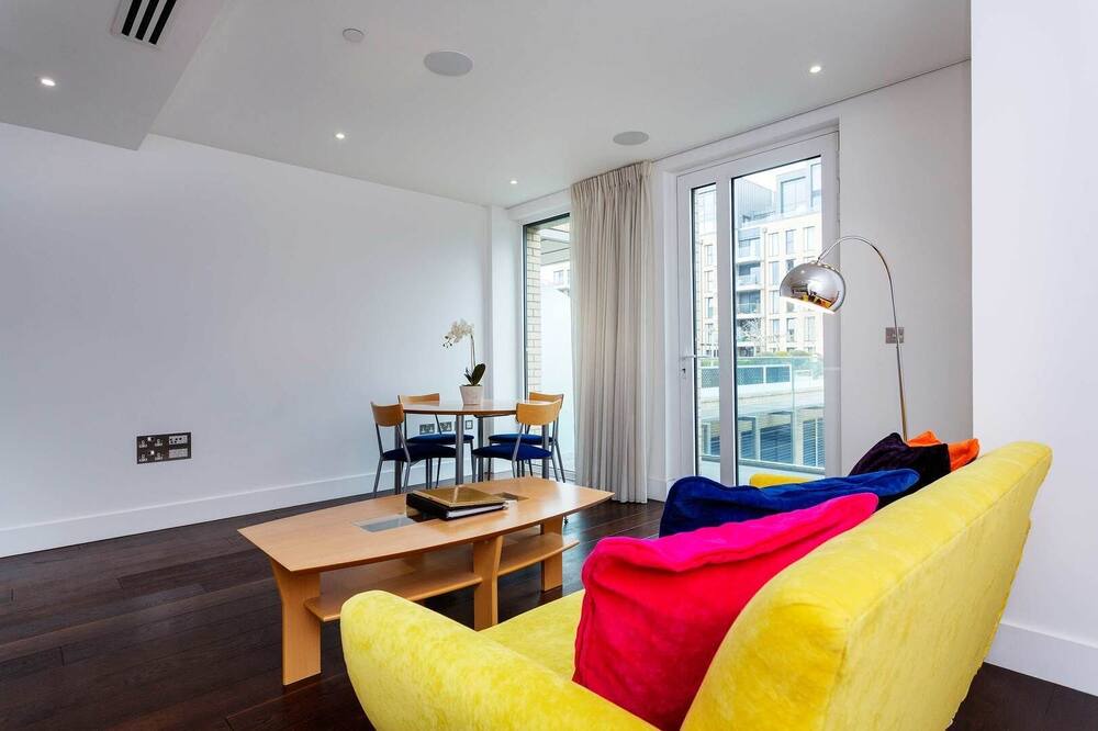 Photo of Livingroom in Sands End