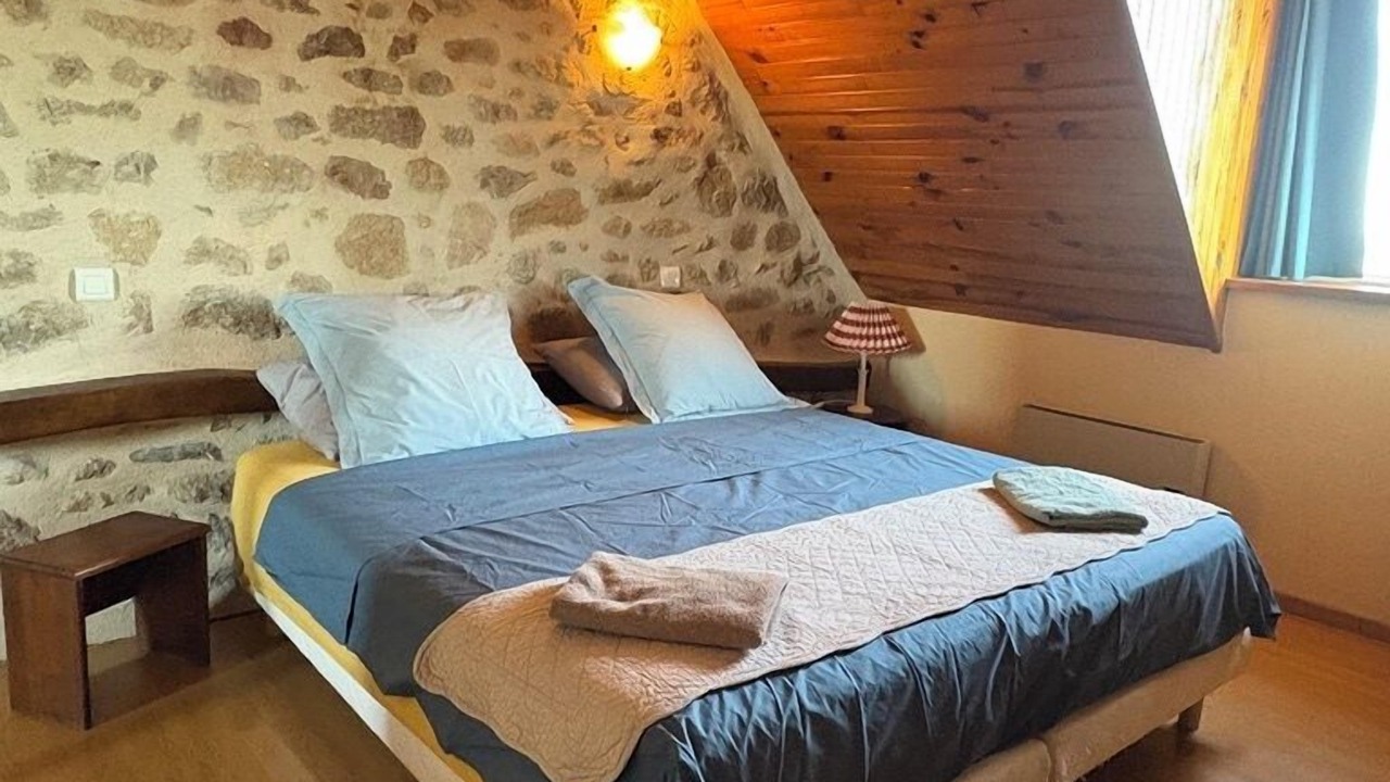 Photo of Bedroom in Golinhac