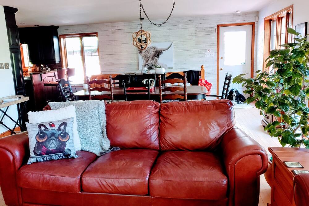 Photo of Livingroom in Sainte-Ann-des-Lacs