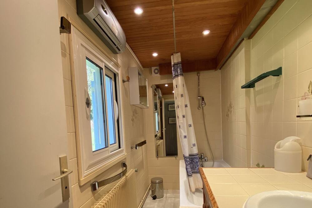 Photo of Bathroom in Gonneville-sur-Honfleur