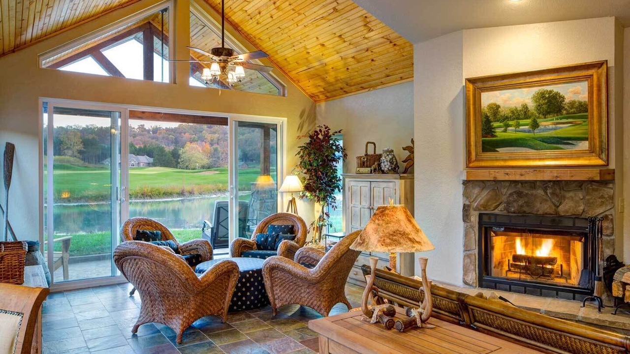 Photo of Livingroom in Camdenton
