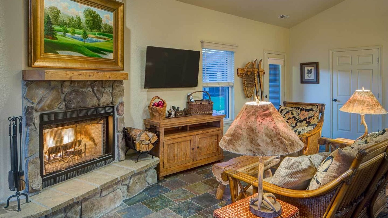Photo of Livingroom in Camdenton