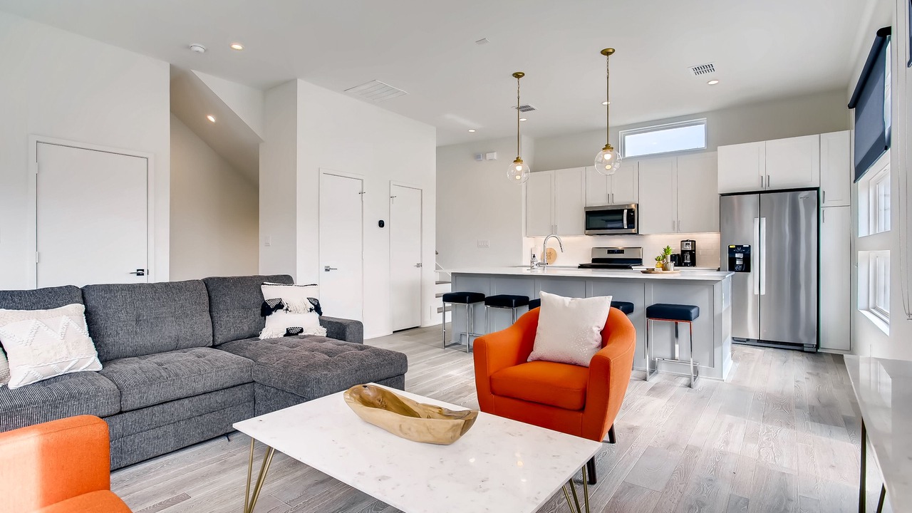 Photo of Livingroom in Knox - Henderson