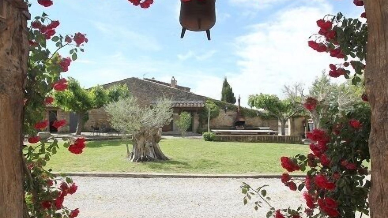 Photo of Outdoor in Llampaies