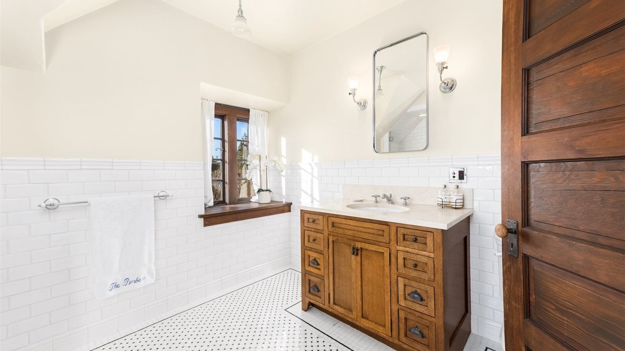 Photo of Others in Watch Hill