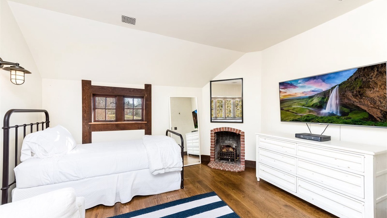 Photo of Others in Watch Hill