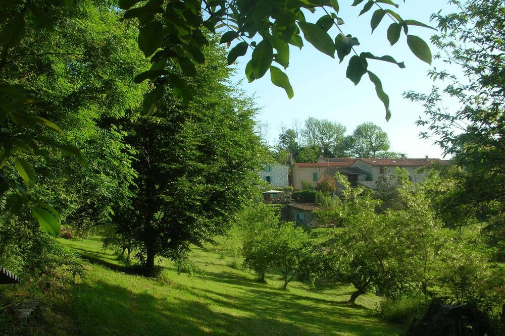 Photo of Outdoor in Saint-Pierre-de-Riviere