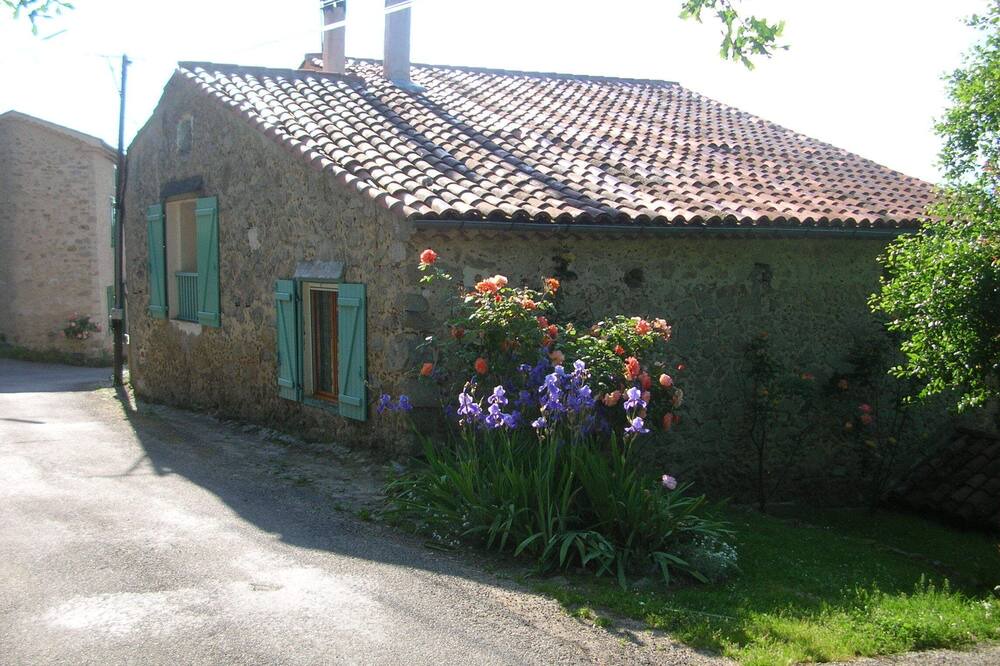 Photo of Outdoor in Saint-Pierre-de-Riviere