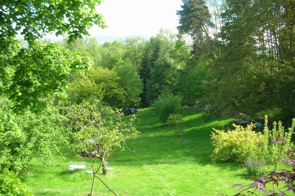 Photo of Outdoor in Saint-Pierre-de-Riviere