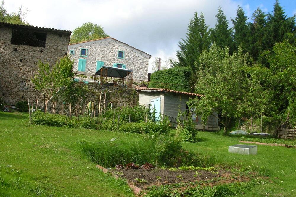 Photo of Outdoor in Saint-Pierre-de-Riviere