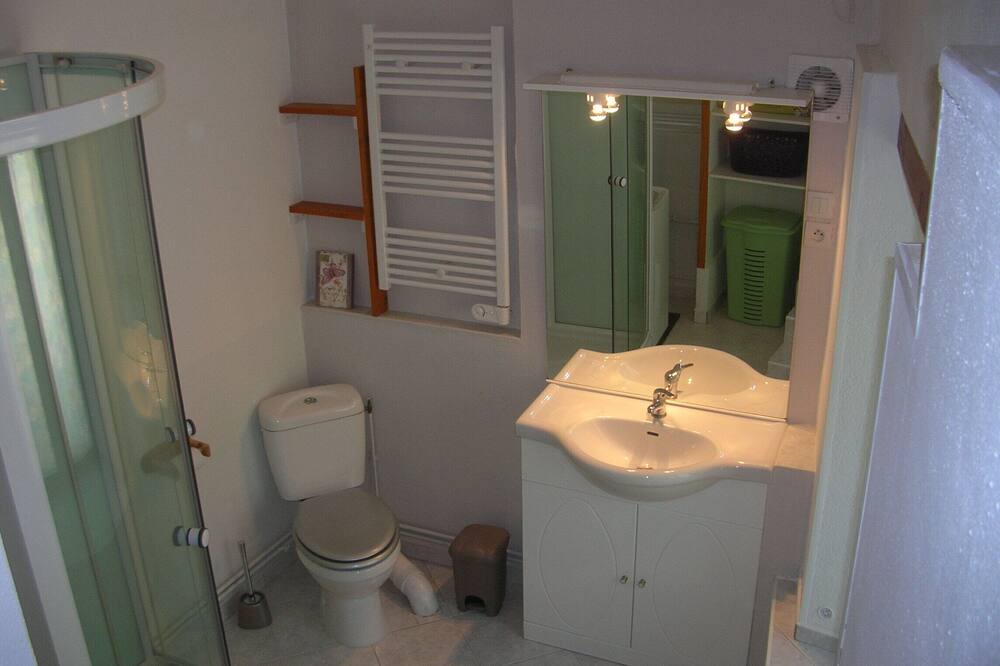 Photo of Bathroom in Saint-Pierre-de-Riviere