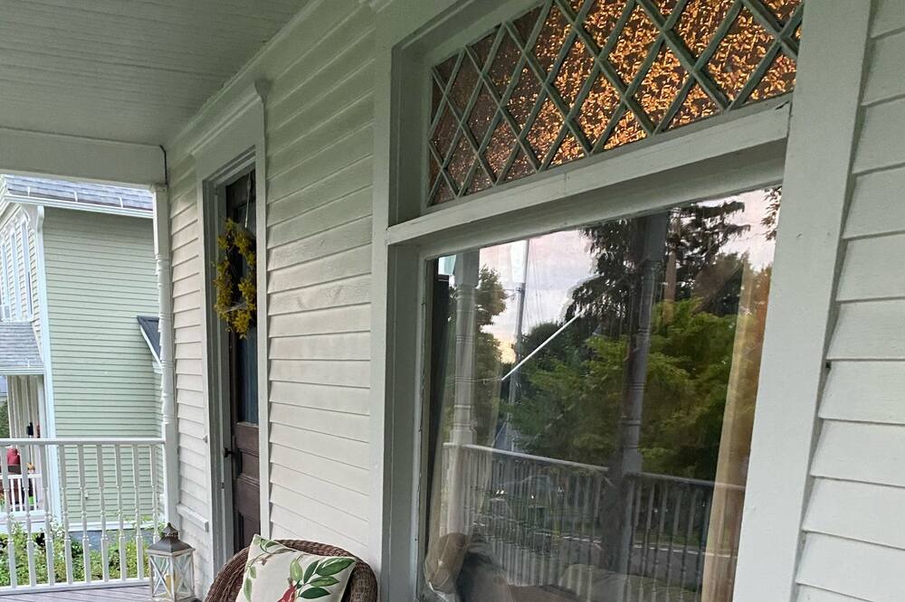 Photo of Patio Balcony in Skaneateles Historic District
