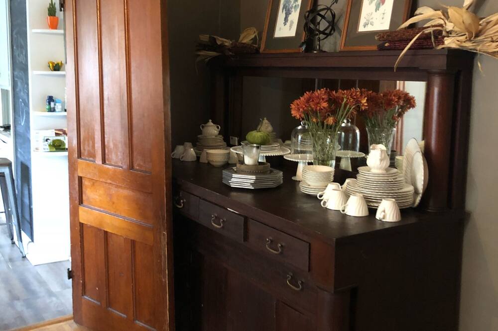 Photo of Bedroom in Skaneateles Historic District