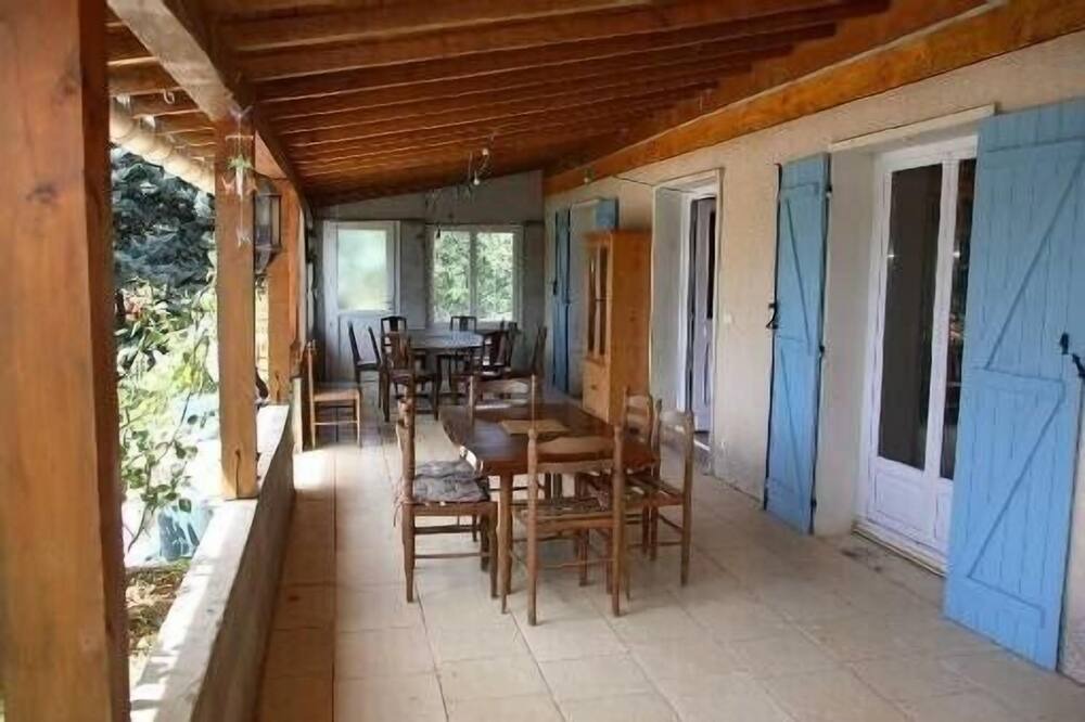 Photo of Patio Balcony in Viols-le-Fort