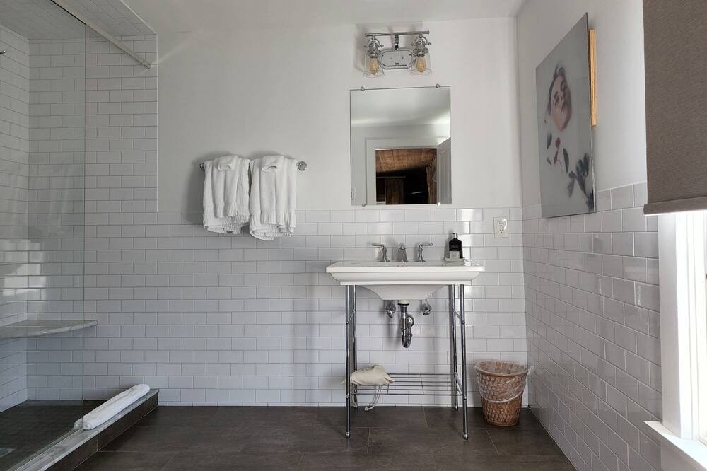 Photo of Bathroom in Haversham