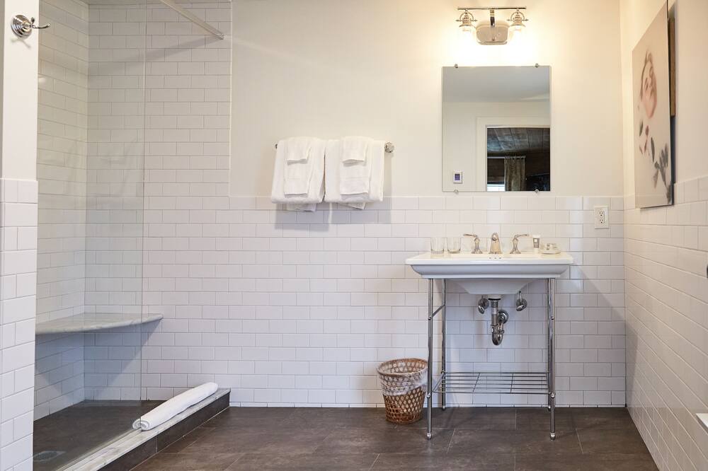 Photo of Bathroom in Haversham