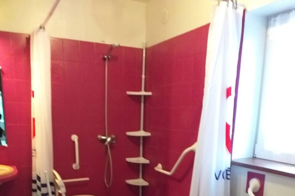 Photo of Bathroom in Boissay
