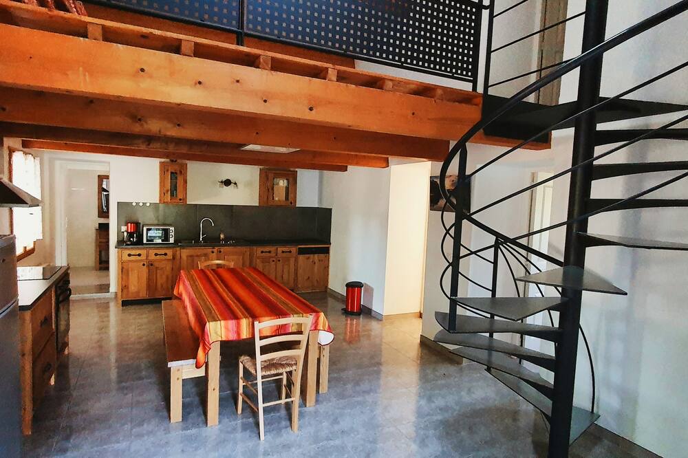 Photo of Kitchen in Saint-Jean-de-Bueges