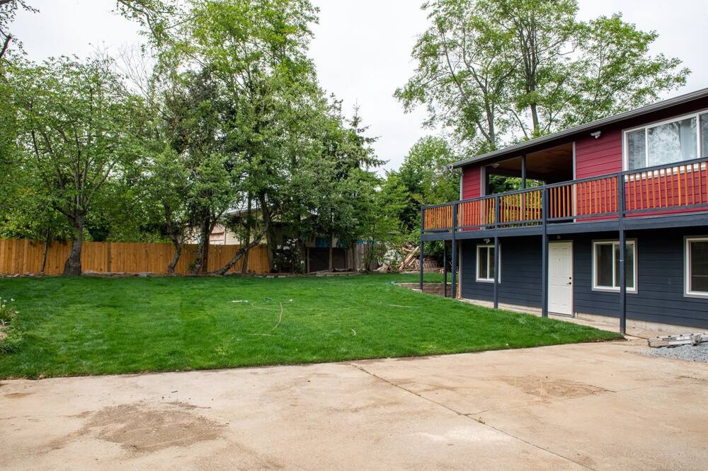 Photo of Others in Holly