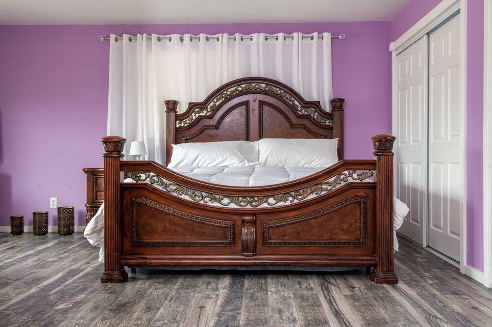 Photo of Bedroom in Holly