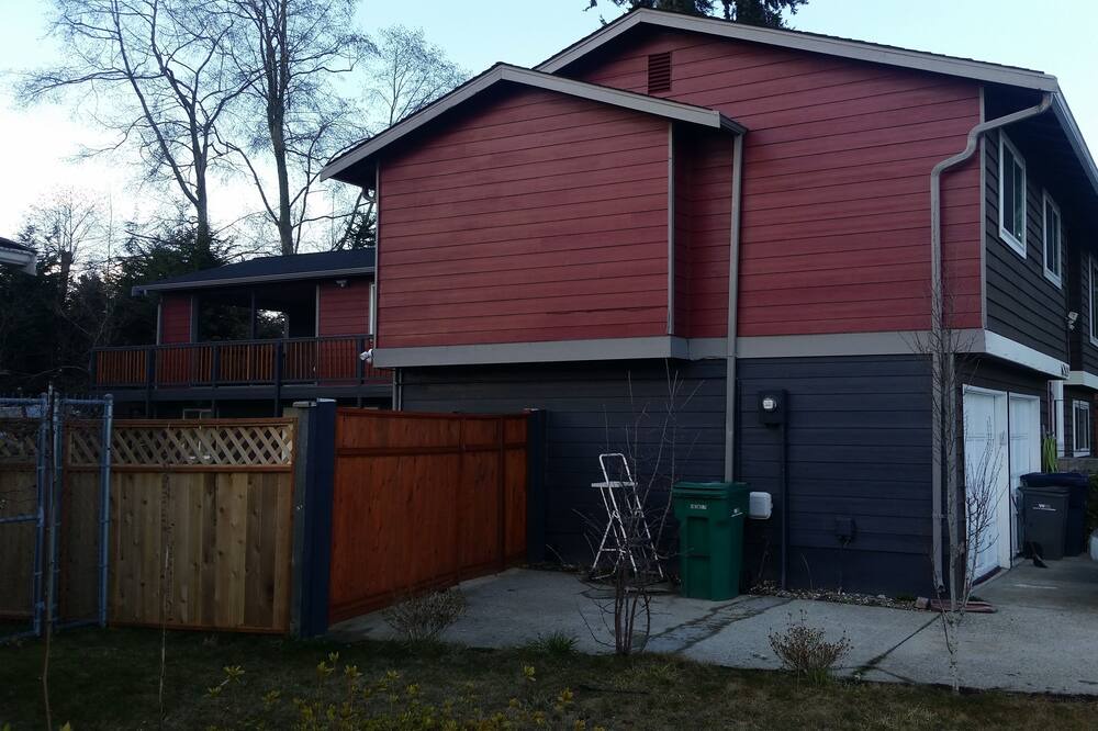 Photo of Outdoor in Holly