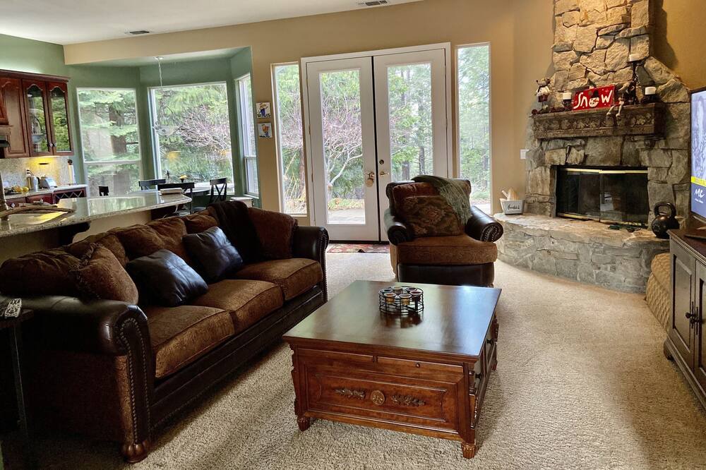 Photo of Bedroom in Pollock Pines