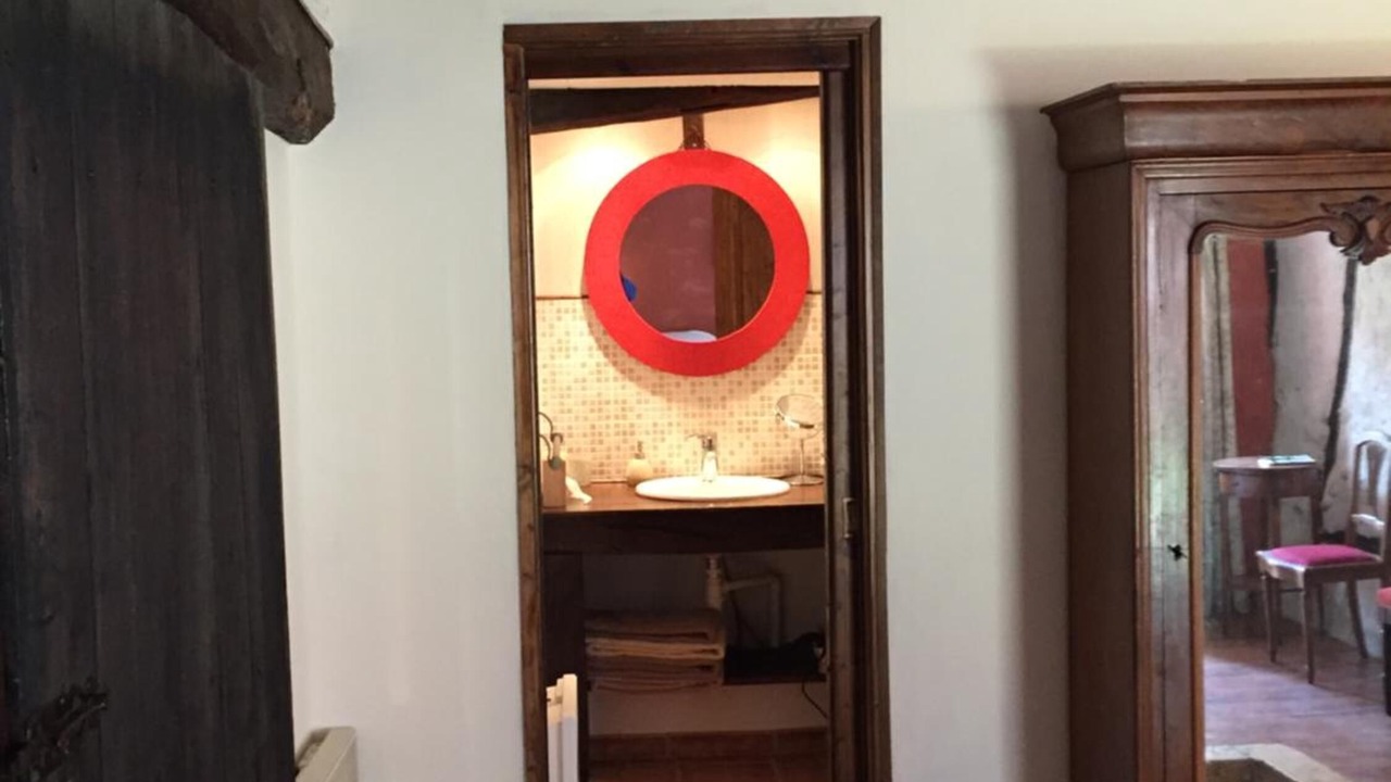 Photo of Bathroom in Limeray