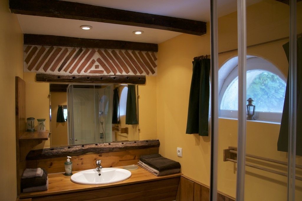 Photo of Bathroom in Limeray