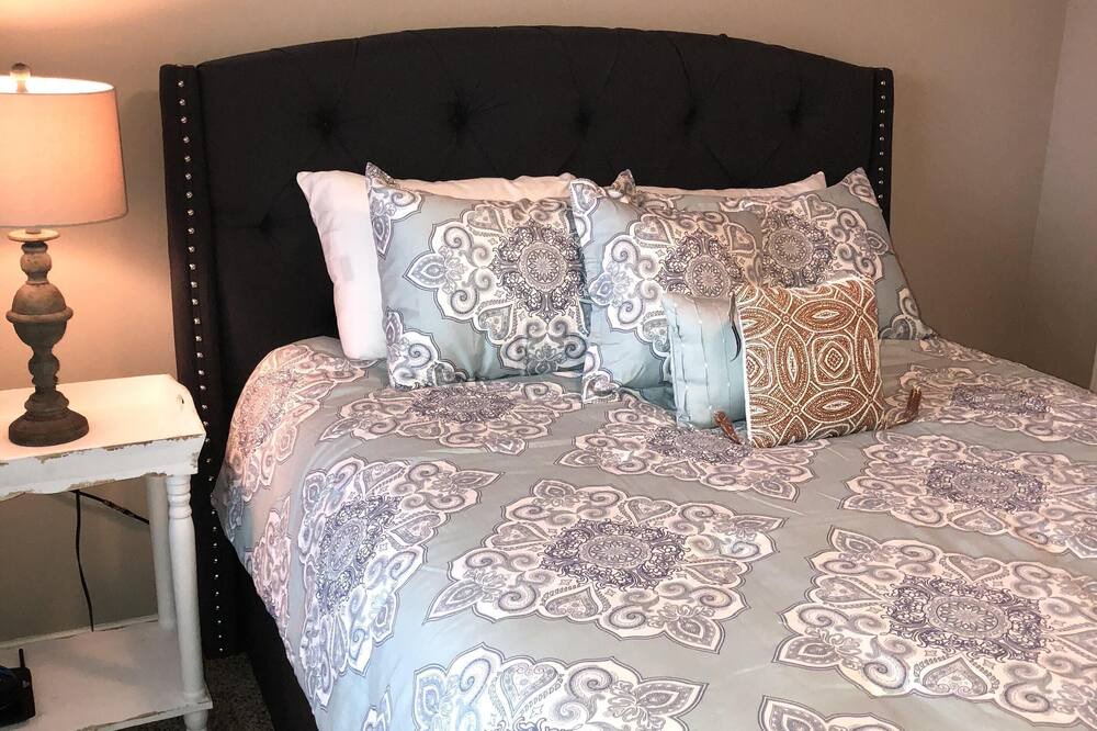 Photo of Bedroom in College Station