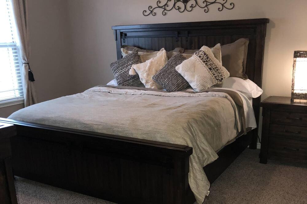 Photo of Bedroom in College Station
