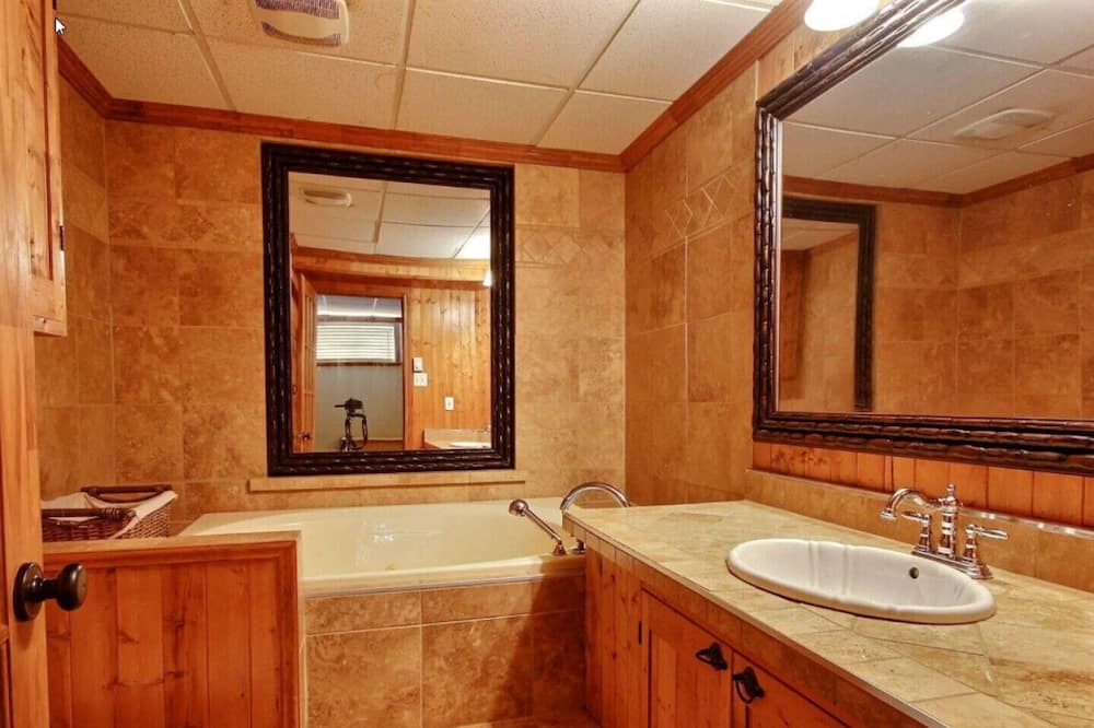 Photo of Bathroom in Levis