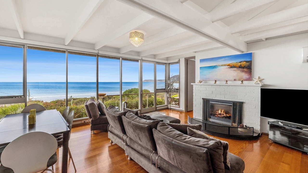 Photo of Livingroom in Eastern View