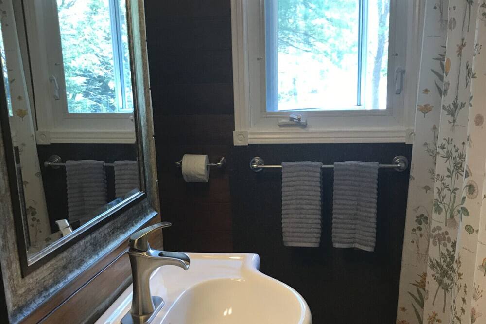 Photo of Bathroom in Douro-Dummer