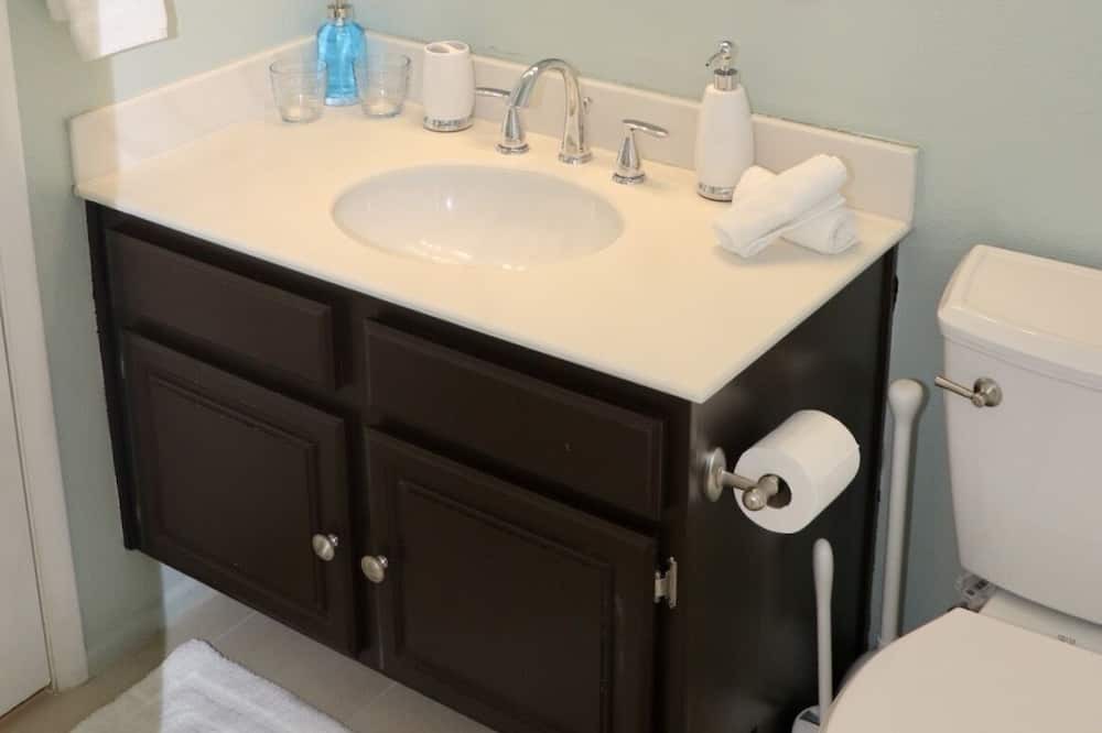 Photo of Bathroom in Summerlin