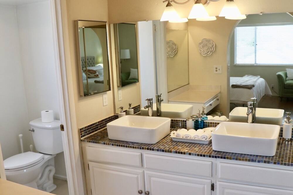 Photo of Bathroom in Summerlin