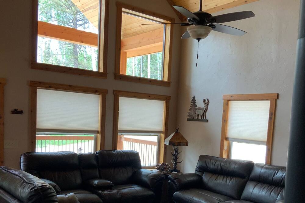 Photo of Livingroom in Cimarron