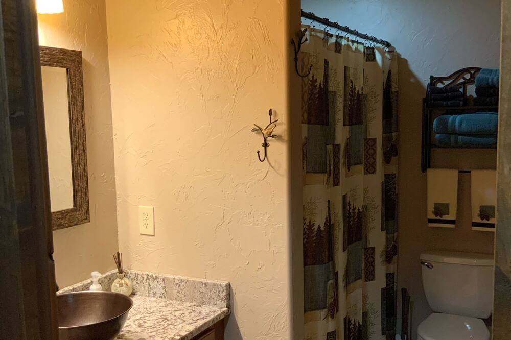 Photo of Bathroom in Cimarron