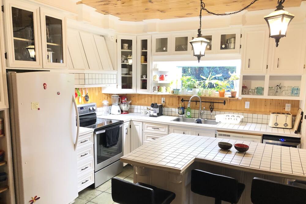 Photo of Kitchen in Magog