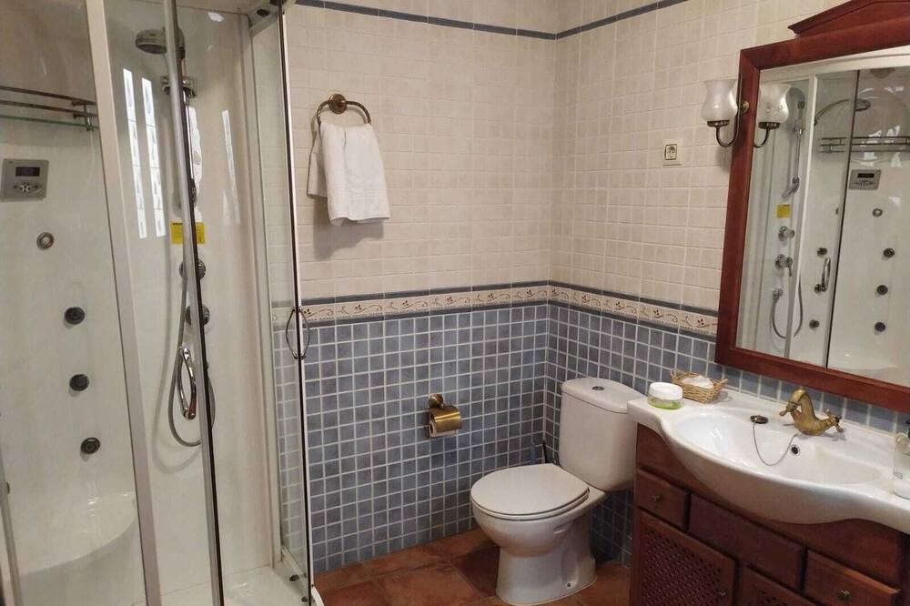 Photo of Bathroom in Poveda de la Sierra