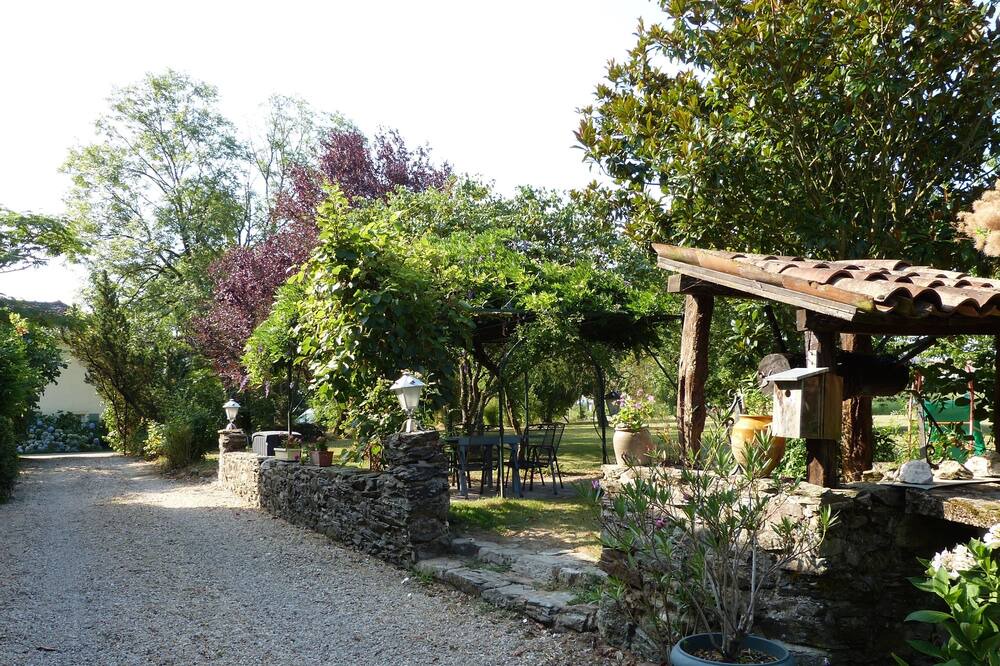 Photo of Outdoor in Mirandol-Bourgnounac