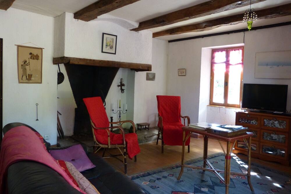Photo of Livingroom in Mirandol-Bourgnounac