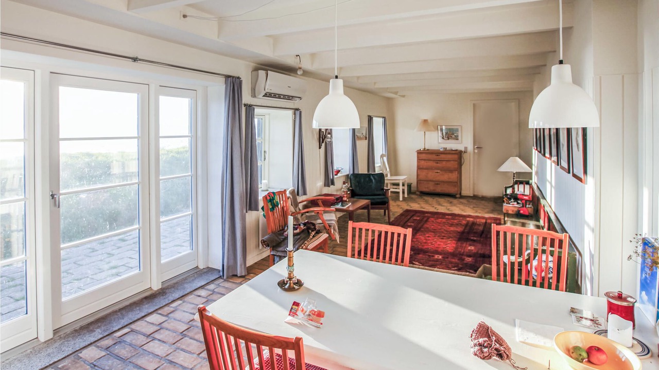 Photo of Others in Arø