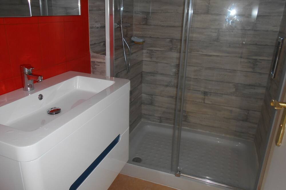 Photo of Bathroom in Carantec