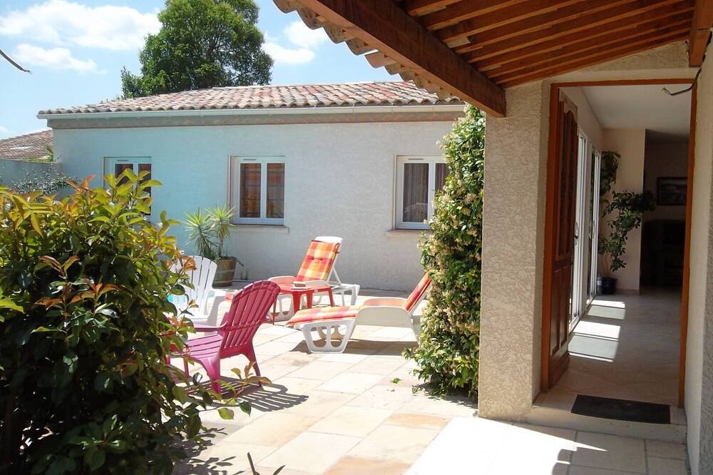 Photo of Patio Balcony in Saint-Genies-de-Fontedit