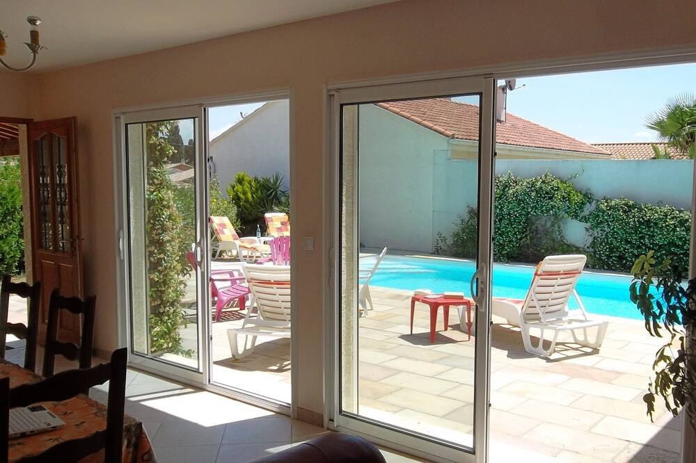 Photo of Patio Balcony in Saint-Genies-de-Fontedit